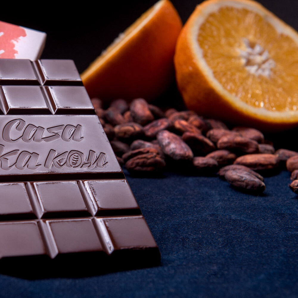 Ciocolata-artizanala-cu-coji-de-portocale-Casa-Kakau-70-g-2 (1)